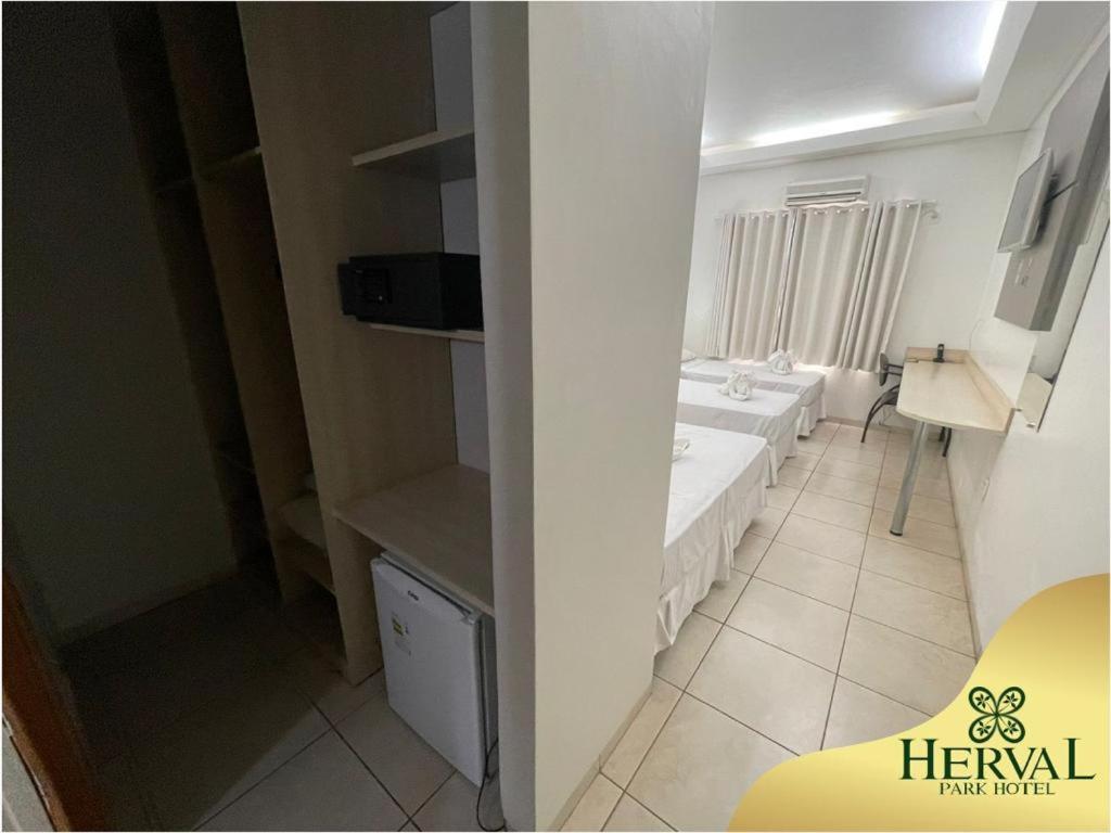 Herval Park Hotel Ponta Pora Bagian luar foto