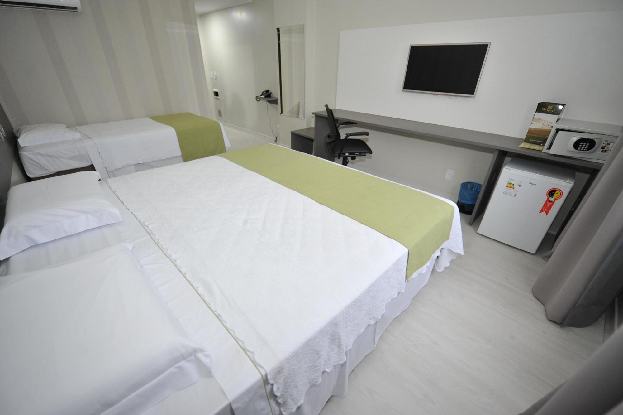 Herval Park Hotel Ponta Pora Bagian luar foto